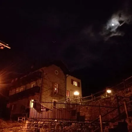 Bed & Breakfast Maison Vallomy 3*