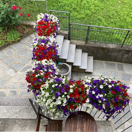 Maison Vallomy Bed & Breakfast Lillianes