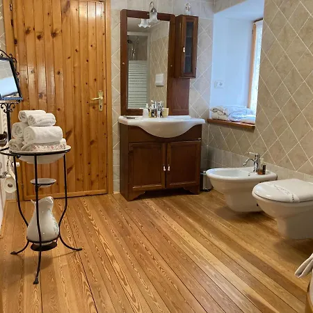 Maison Vallomy Bed & Breakfast *