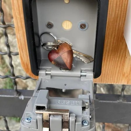 Maison Vallomy Bed & Breakfast