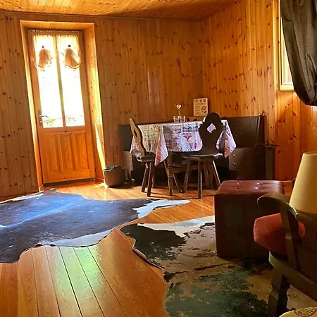 Bed & Breakfast Maison Vallomy 3*