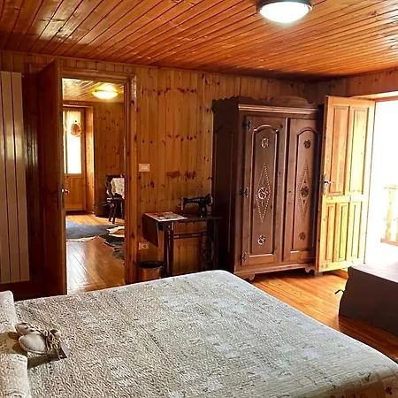 Maison Vallomy 3*