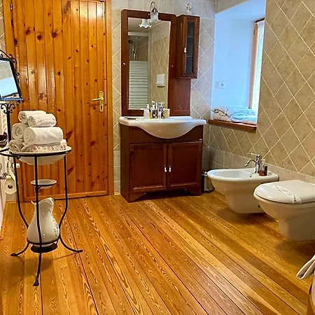 Maison Vallomy Bed & Breakfast Lillianes