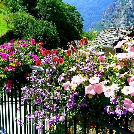 Maison Vallomy Bed & Breakfast Lillianes