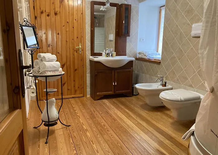 Maison Vallomy Bed & Breakfast 3*