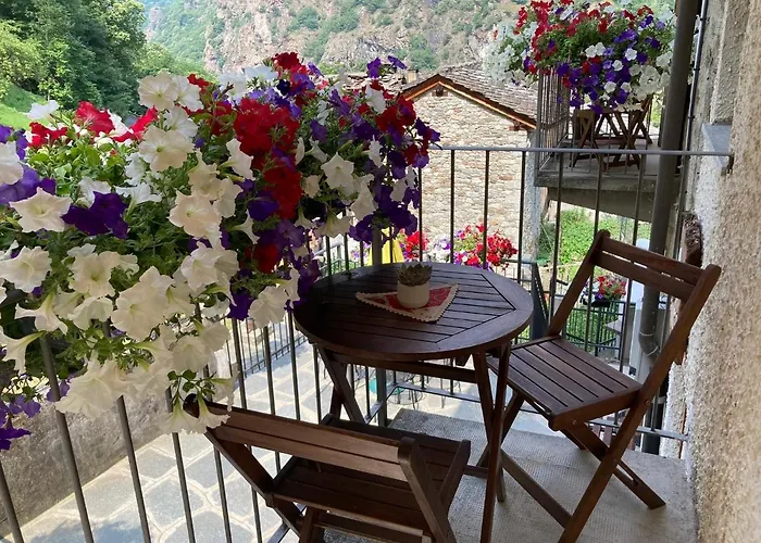 Maison Vallomy Bed & Breakfast 3*